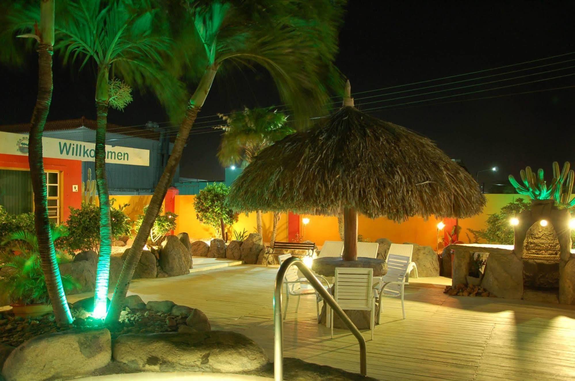 Sea Breeze Apartments Pos Chiquito Kültér fotó